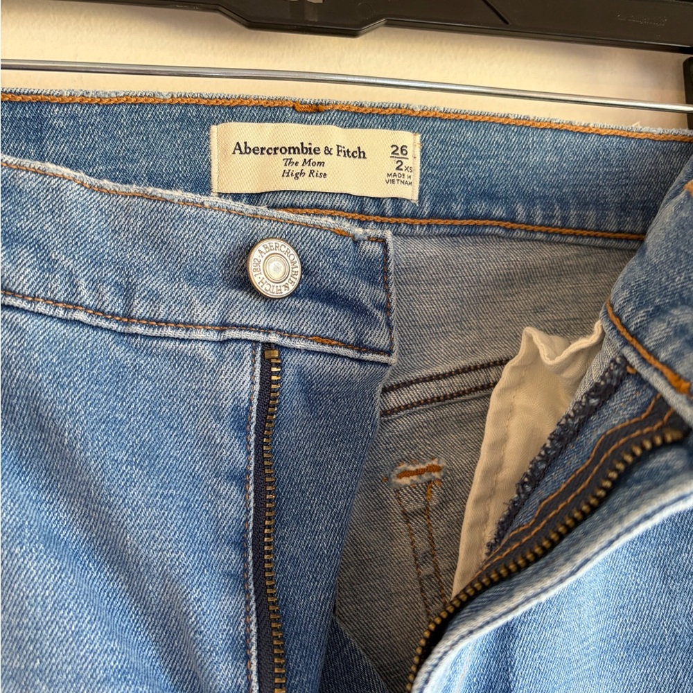 Abercrombie & Fitch High Rise Crop Mom Jeans Size 26 - Picture 5 of 5